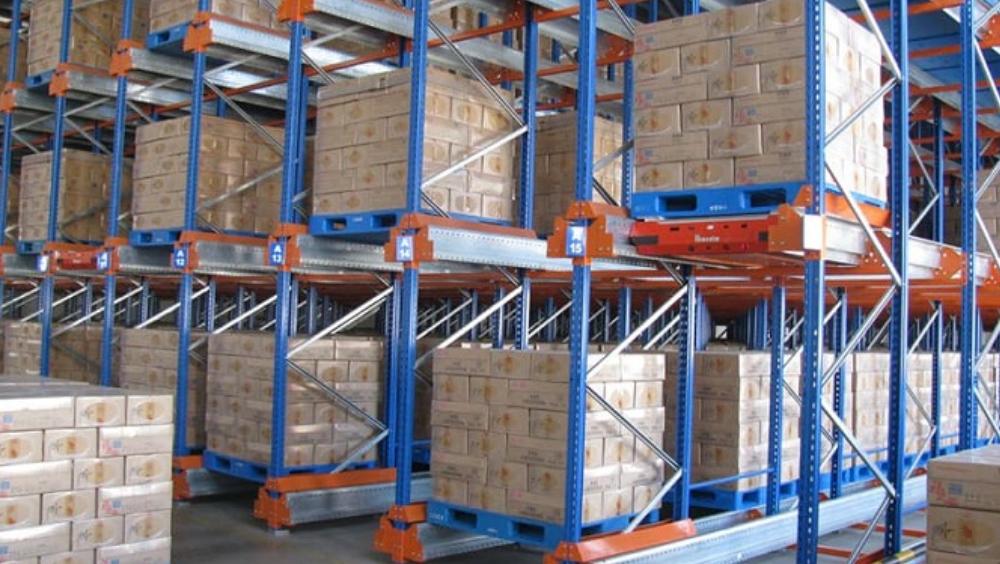 解读密集型仓库：哪种自动化存储解决方案适合您的运营？