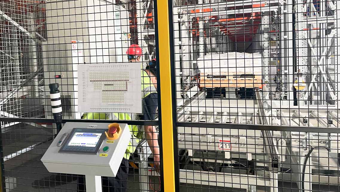 自动化存储系统如何提高仓库运营的安全性和合规性？