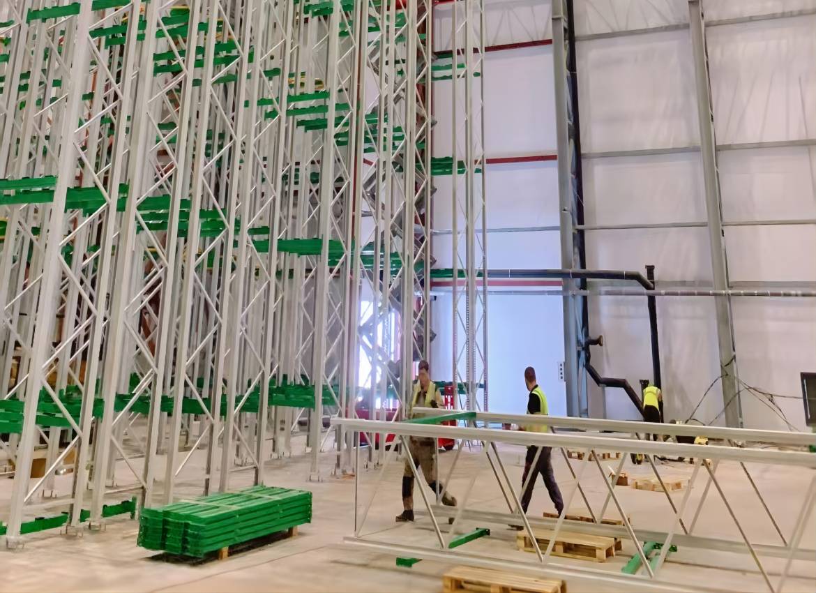 我们的堆垛机啤酒仓库施工现场报告